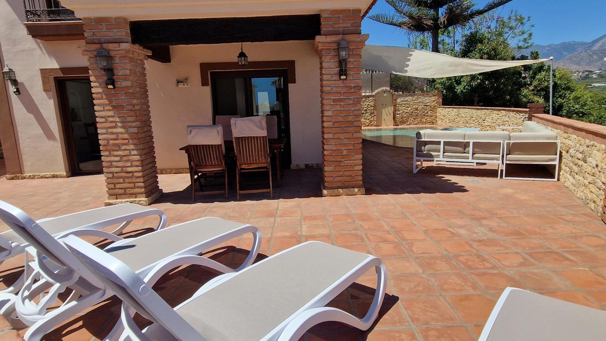 Villa Deluxe Nerja Silhouse Bagian luar foto