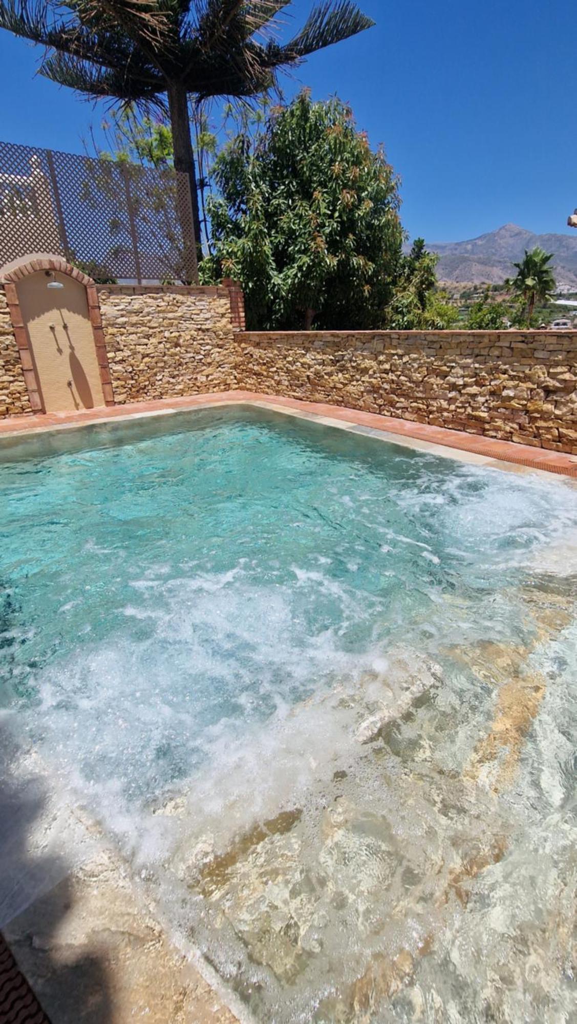 Villa Deluxe Nerja Silhouse Bagian luar foto